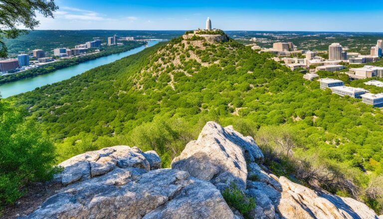 Mount Bonnell: Scenic Views and Hiking